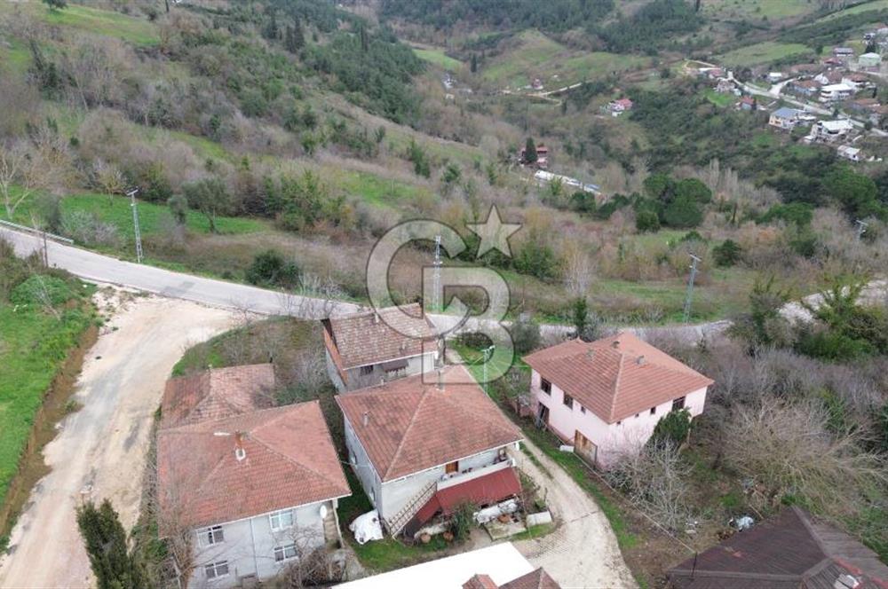 İZMİT ARIZLI'DA DENİZ MANZARALI %20 İMARLI 425 M² SATILIK ARSA