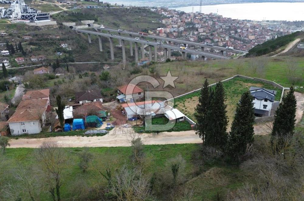 İZMİT ARIZLI'DA DENİZ MANZARALI %20 İMARLI 425 M² SATILIK ARSA