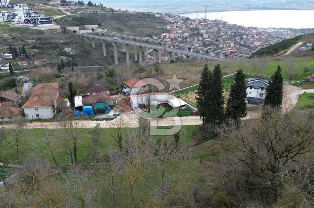 İZMİT ARIZLI'DA DENİZ MANZARALI %20 İMARLI 425 M² SATILIK ARSA