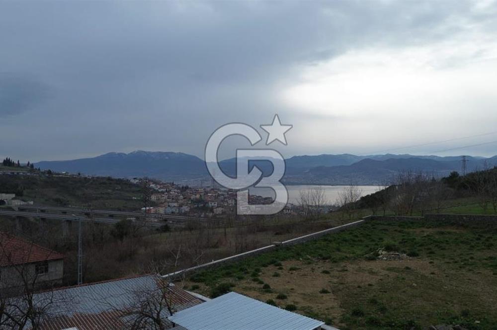 İZMİT ARIZLI'DA DENİZ MANZARALI %20 İMARLI 425 M² SATILIK ARSA