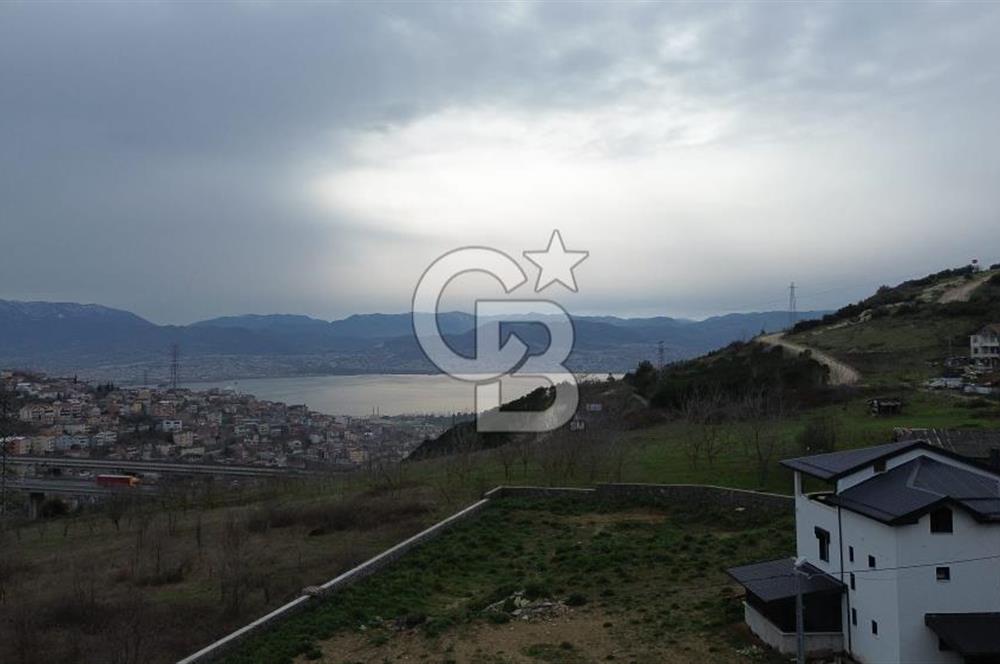 İZMİT ARIZLI'DA DENİZ MANZARALI %20 İMARLI 425 M² SATILIK ARSA