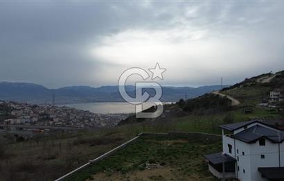 İZMİT ARIZLI'DA DENİZ MANZARALI %20 İMARLI 425 M² SATILIK ARSA