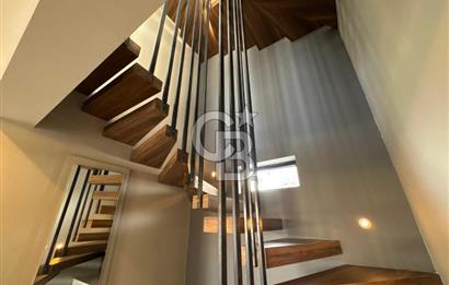 DİKİLİ'DE ÖZEL MİMARİ, GENİŞ YÜKSEK TAVANLI LÜKS AKILLI VİLLA