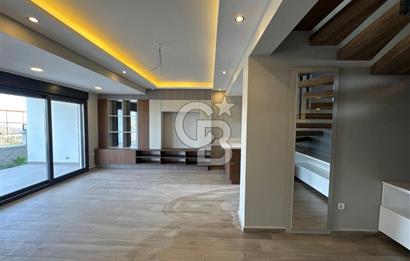 DİKİLİ'DE ÖZEL MİMARİ, GENİŞ YÜKSEK TAVANLI LÜKS AKILLI VİLLA