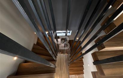 DİKİLİ'DE ÖZEL MİMARİ, GENİŞ YÜKSEK TAVANLI LÜKS AKILLI VİLLA