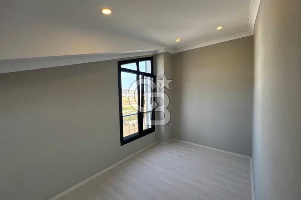 DİKİLİ'DE ÖZEL MİMARİ, GENİŞ YÜKSEK TAVANLI LÜKS AKILLI VİLLA