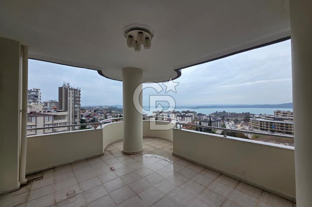 Turgut Özal Bulvarı'nda Göl Manzaralı 5+1 Kiralık Daire