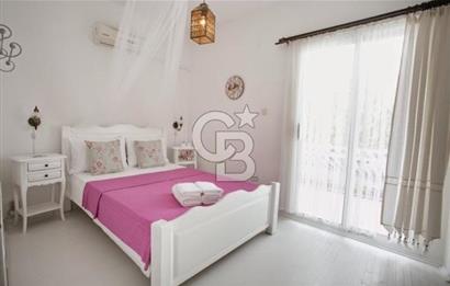 Alaçatı merkezde 7 odalı butik otel acil