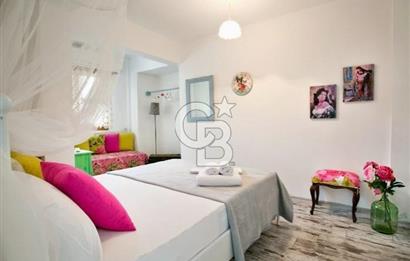 Alaçatı merkezde 7 odalı butik otel acil