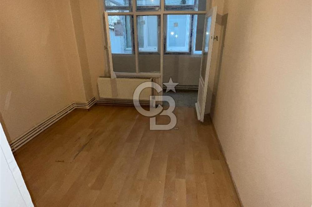 Metroya 7 Dakika! Banyo ve Mutfağı Yenilenmiş Boyalı Kiralık 2+1