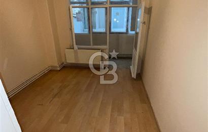 Metroya 7 Dakika! Banyo ve Mutfağı Yenilenmiş Boyalı Kiralık 2+1