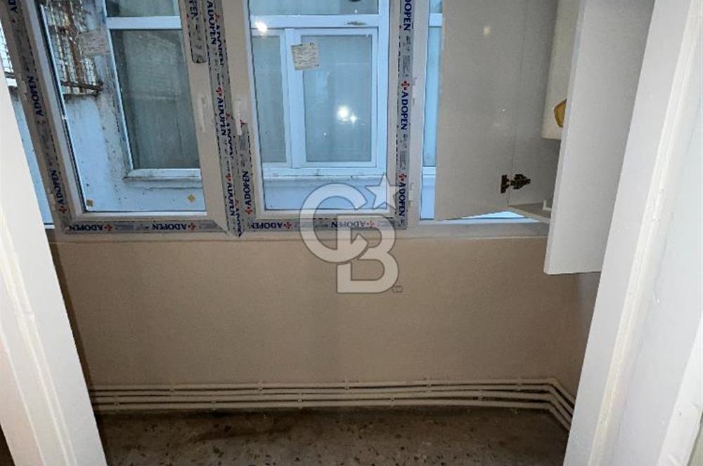 Metroya 7 Dakika! Banyo ve Mutfağı Yenilenmiş Boyalı Kiralık 2+1
