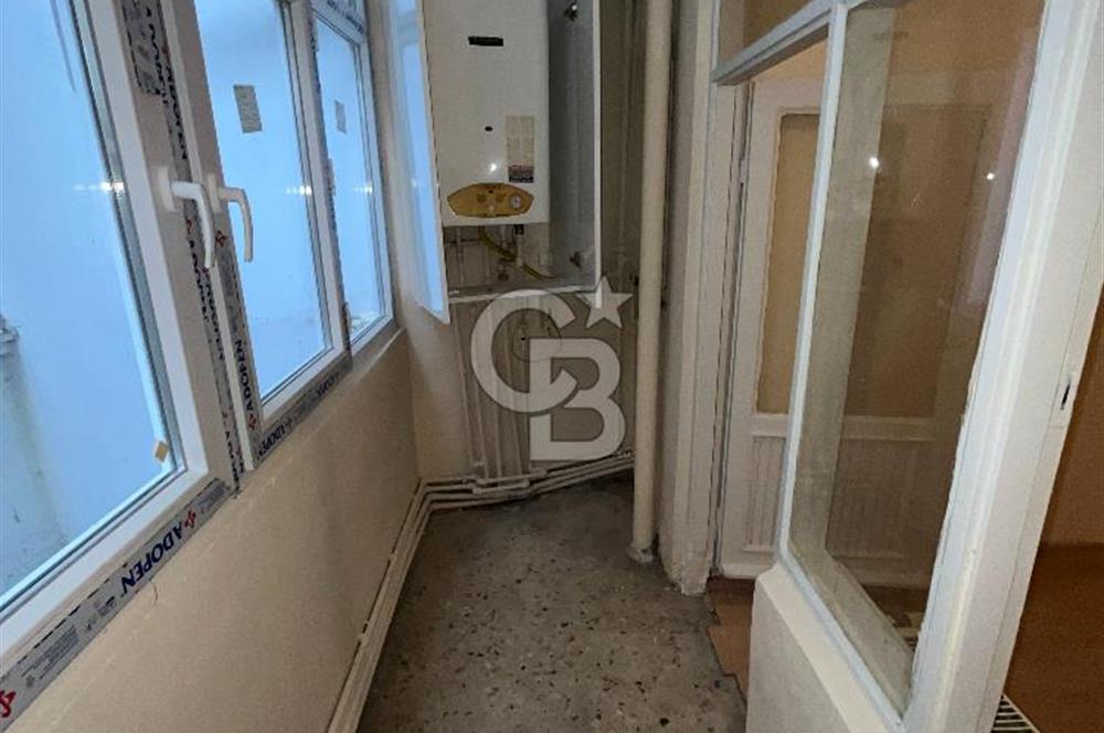 Metroya 7 Dakika! Banyo ve Mutfağı Yenilenmiş Boyalı Kiralık 2+1