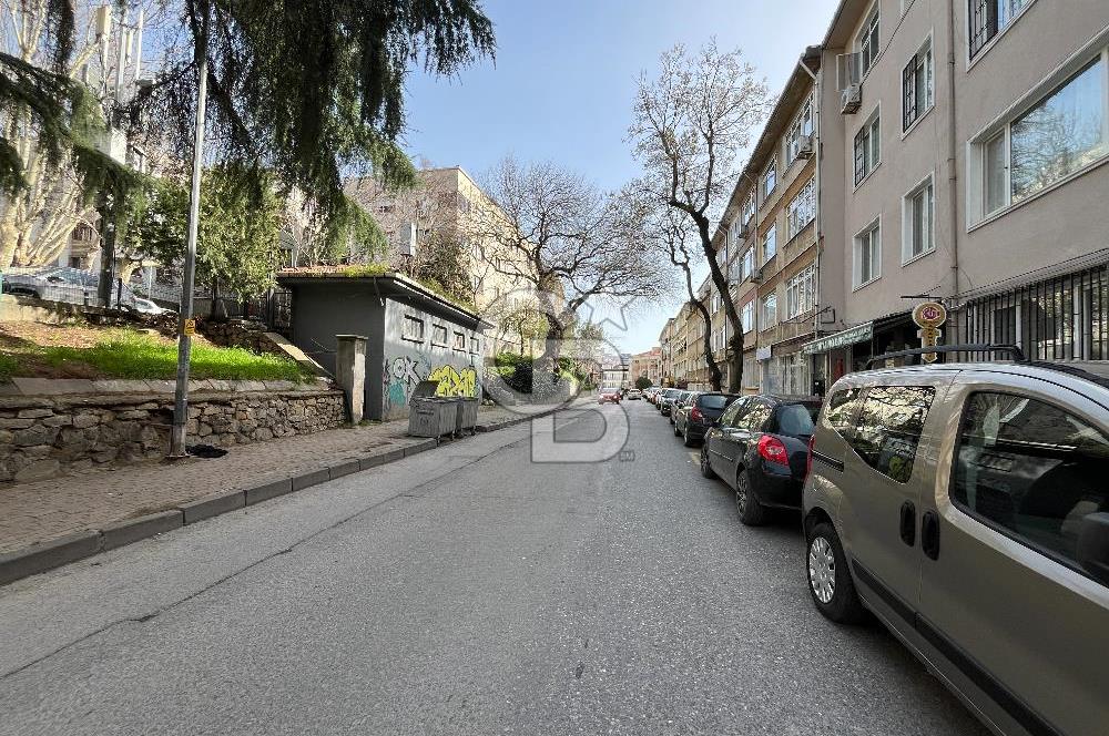 Metroya 7 Dakika! Banyo ve Mutfağı Yenilenmiş Boyalı Kiralık 2+1