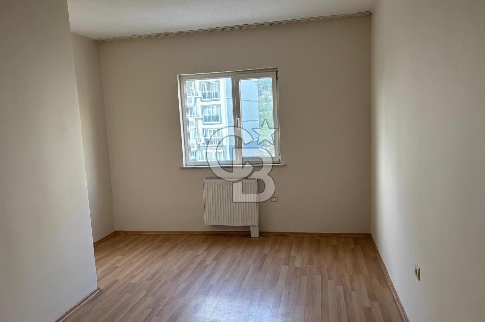 Karşıyaka Oyak Sitesinde Full Manzaralı Kiralık Daire.
