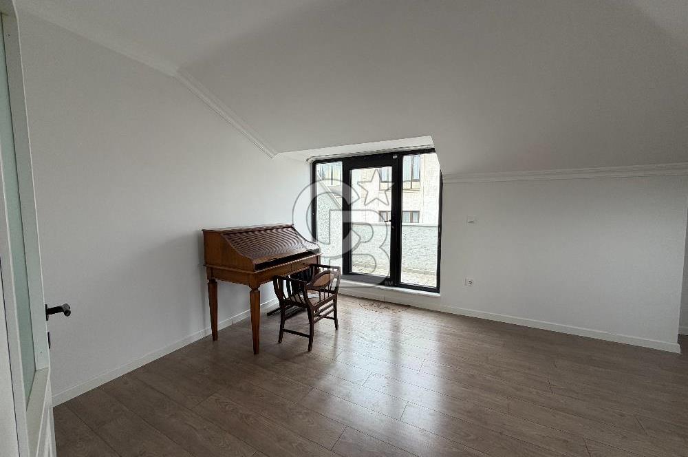 ÇEKMEKÖY MERKEZ MAHALLESİ’NDE 4+2 150 M2 NET DUBLEKS DAİRE