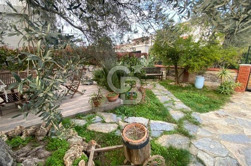 Güvendik'te Sezonluk Kiralık 3+1 Geniş Bahçeli Villa 