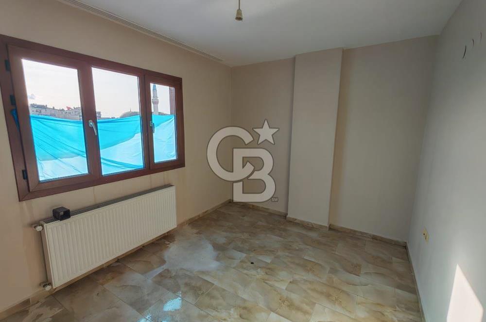 Çiğli'de Merkezi Konum'da Kiralık 2+1