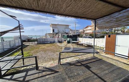 AKARCA SAHİLDE İÇİNDE TINY HOUSE BULUNAN SATILIK ARSA 