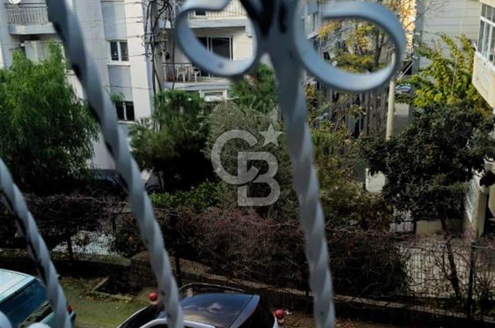 İzmir Konak Göztepe’de Sahile Çok Yakın Asansörlü Ara Kat 3+1