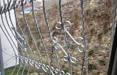 İzmir Konak Göztepe’de Sahile Çok Yakın Asansörlü Ara Kat 3+1