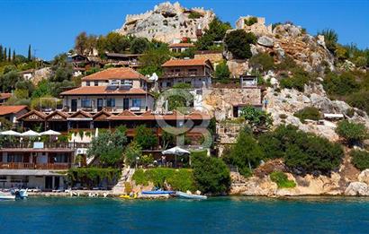 Antalya Demre Kaleköy Üçağız da Muhteşem 928 m2 Arsa ve Taş Ev