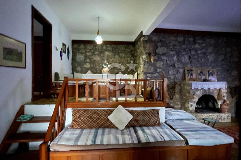 Antalya Demre Kaleköy Üçağız da Muhteşem 928 m2 Arsa ve Taş Ev