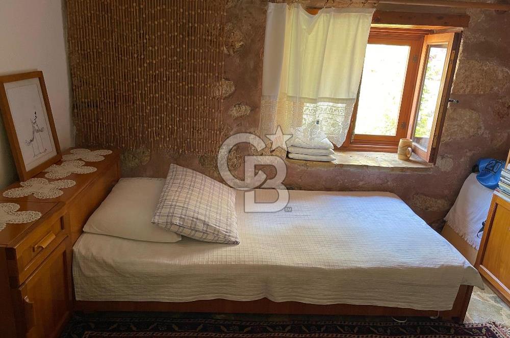 Antalya Demre Kaleköy Üçağız da Muhteşem 928 m2 Arsa ve Taş Ev