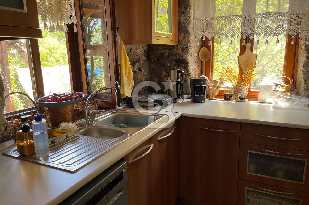 Antalya Demre Kaleköy Üçağız da Muhteşem 928 m2 Arsa ve Taş Ev