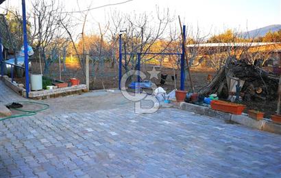 Kemalpaşa Ören’de Satılık Besi Damlı Çiftlik Evi