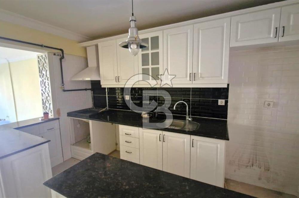 İzmir Konak Göztepe’de Sahile Çok Yakın Asansörlü Ara Kat 3+1