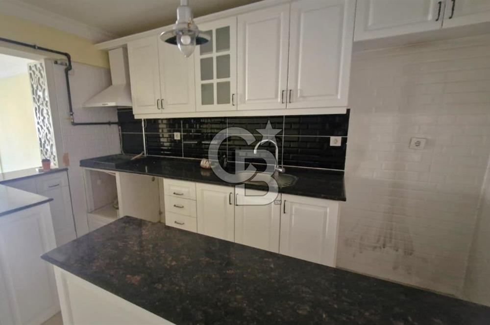 İzmir Konak Göztepe’de Sahile Çok Yakın Asansörlü Ara Kat 3+1