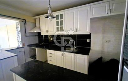 İzmir Konak Göztepe’de Sahile Çok Yakın Asansörlü Ara Kat 3+1