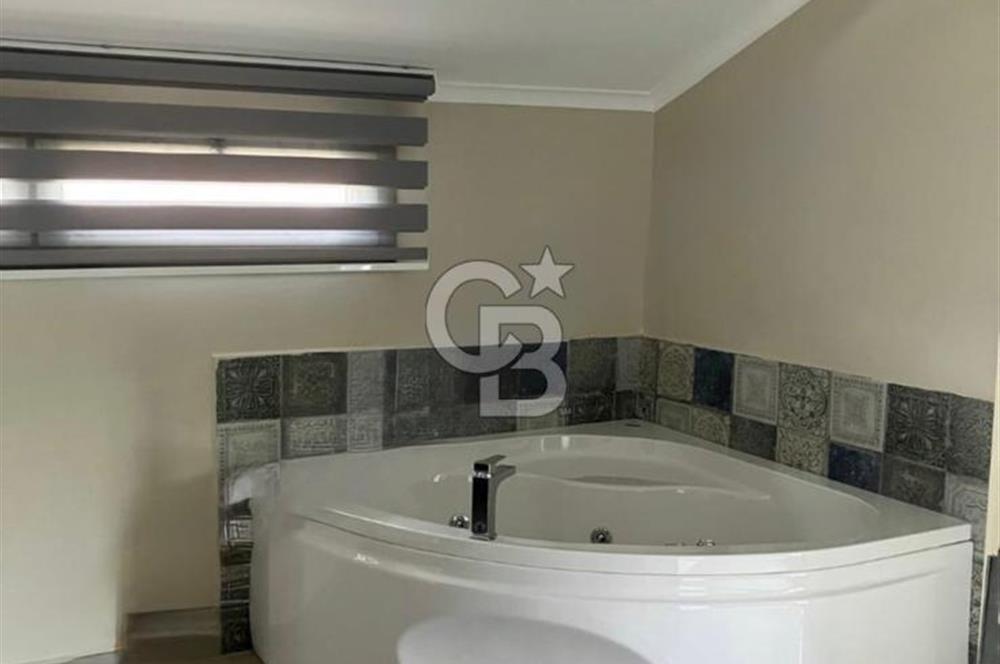  Fethiye’de triplex havuzlu yıllık kiralık villa