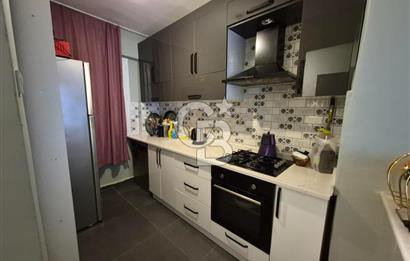 KARŞIYAKA TERSANE'DE SAHİLE 1 DK./1.KAT/TADİLATLI SATILIK DAİRE