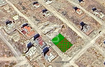 Karaburun Mordoğan Kamukent’te Deniz Manzaralı, Köşe Konumda Villa Arsası