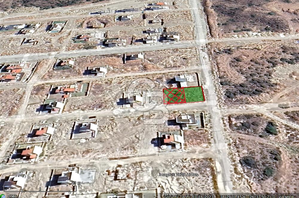 Karaburun Mordoğan Kamukent’te Deniz Manzaralı Villa Arsası