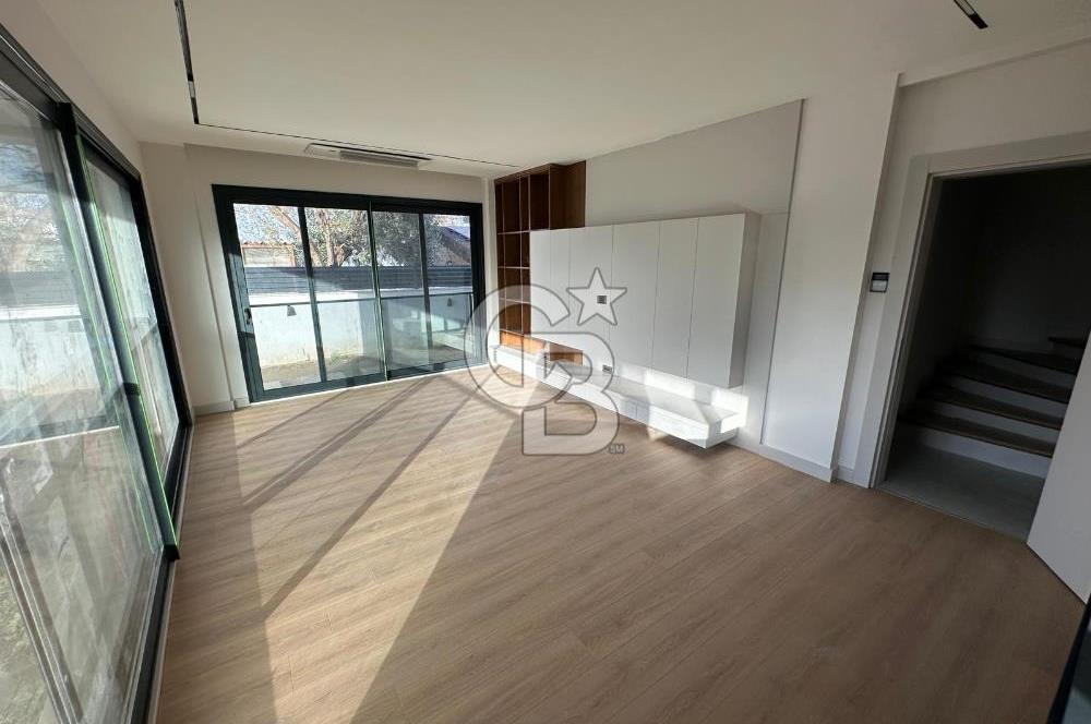 İzmir Narlıdere Limanreis'de Satılık Lüks 3+1 Villa CB-PH