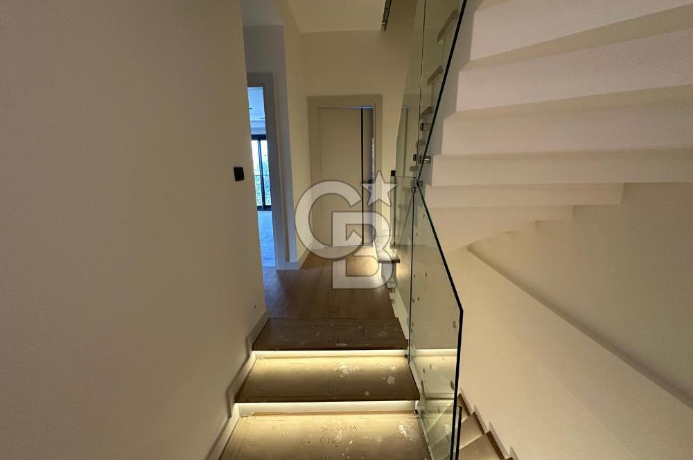 İzmir Narlıdere Limanreis'de Satılık Lüks 3+1 Villa CB-PH