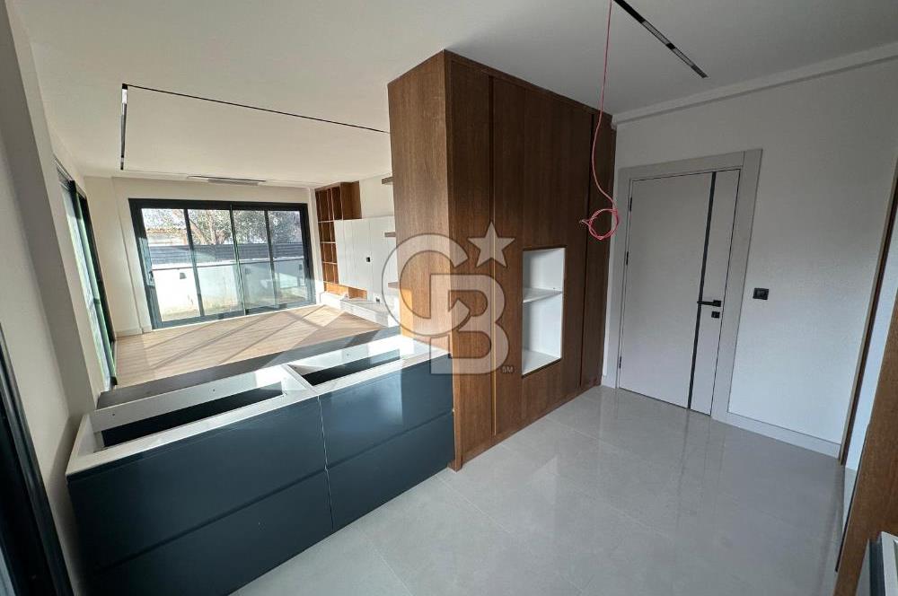 İzmir Narlıdere Limanreis'de Satılık Lüks 3+1 Villa CB-PH