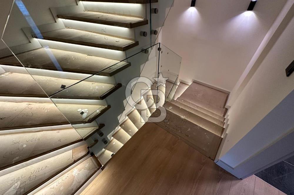 İzmir Narlıdere Limanreis'de Satılık Lüks 3+1 Villa CB-PH