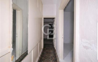 Fatih Hırka-i Şerif Camii’ne 100 Metre Mesafede Satılık Bina