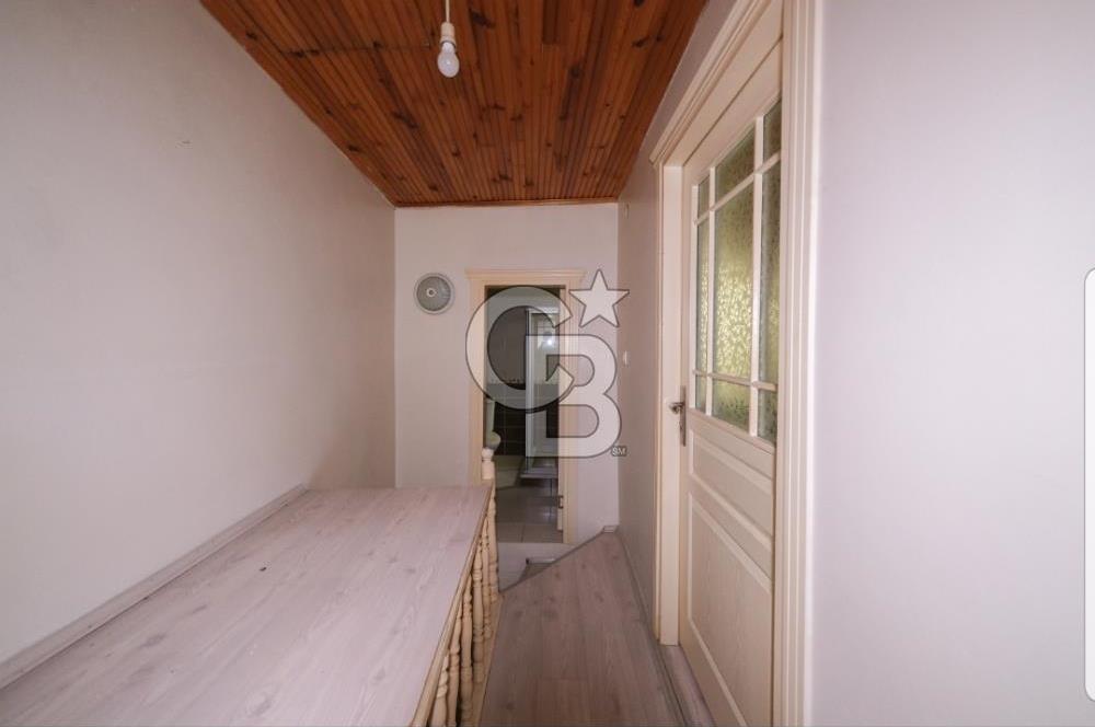 Fatih Hırka-i Şerif Camii’ne 100 Metre Mesafede Satılık Bina