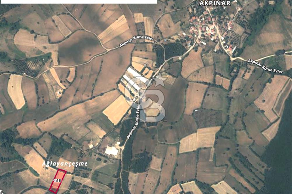 Biga Akpınar Köyü’nde Resmi Yol Cepheli, Gölet Yakınında Yatırımlık Tarla