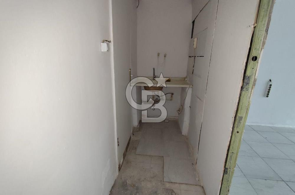 Konak Karataş'ta İşlek Lokasyonda Cadde Üzeri Kiralık İş Yeri