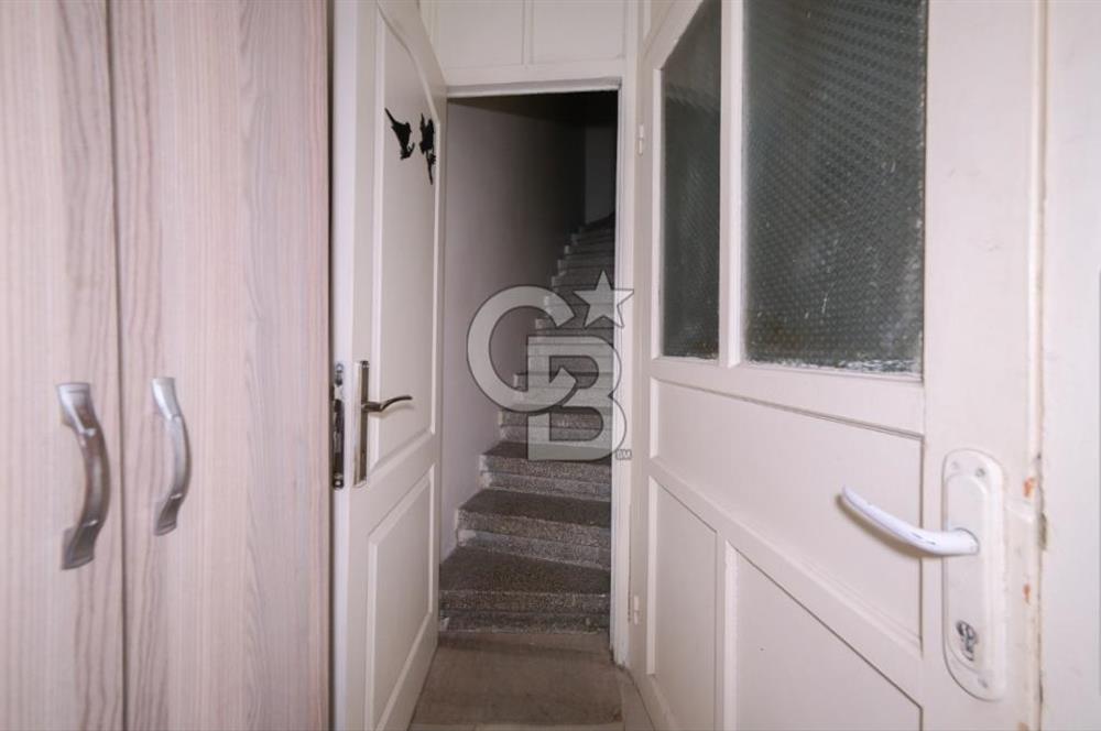 Fatih Hırka-i Şerif Camii’ne 100 Metre Mesafede Satılık Bina