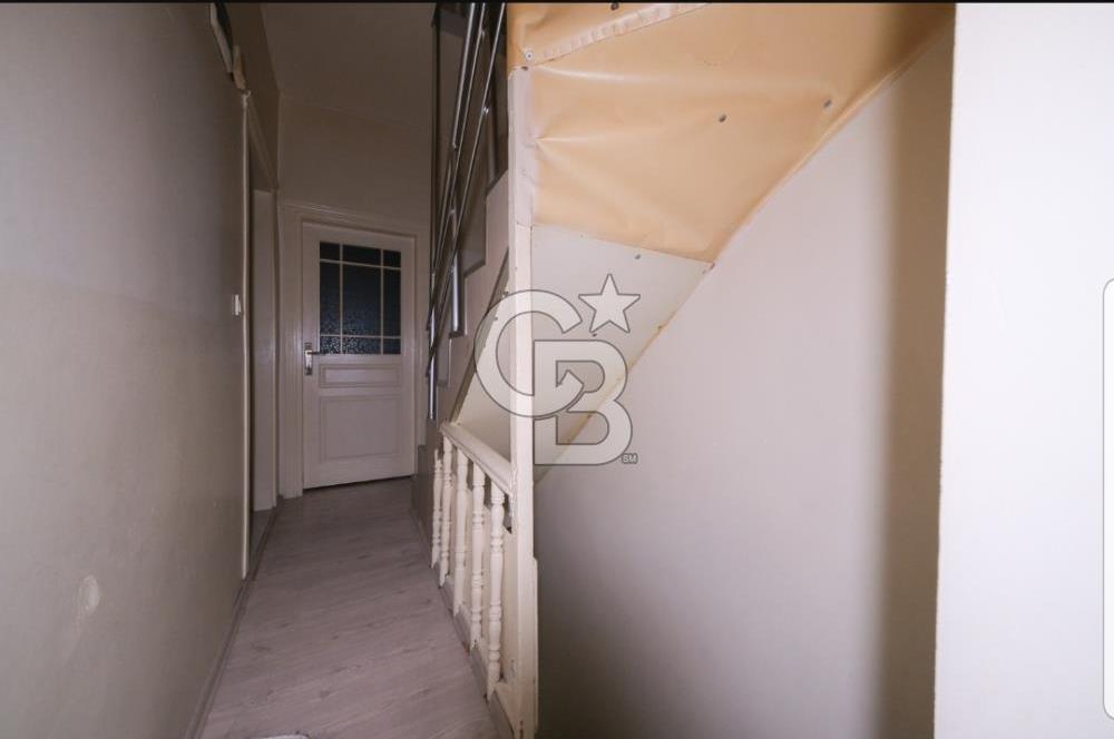 Fatih Hırka-i Şerif Camii’ne 100 Metre Mesafede Satılık Bina