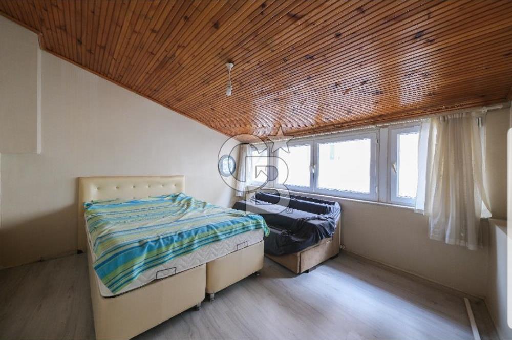 Fatih Hırka-i Şerif Camii’ne 100 Metre Mesafede Satılık Bina