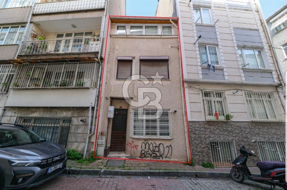 Fatih Hırka-i Şerif Camii’ne 100 Metre Mesafede Satılık Bina