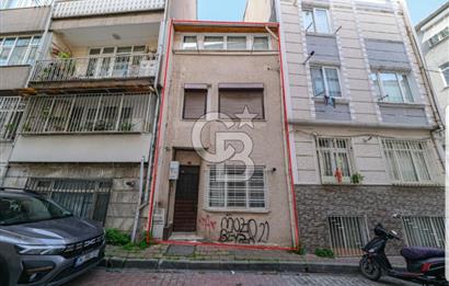 Fatih Hırka-i Şerif Camii’ne 100 Metre Mesafede Satılık Bina